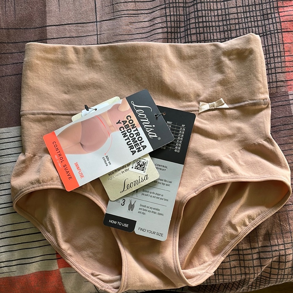 It is a little small for me. Higher Power Panties. Size XL 
COLOR:DRAK NUDE
